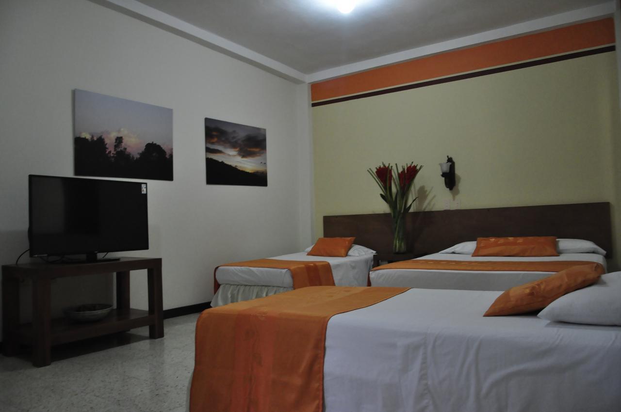 Hotel Valdivia Plaza คาร์ดิน ภายนอก รูปภาพ