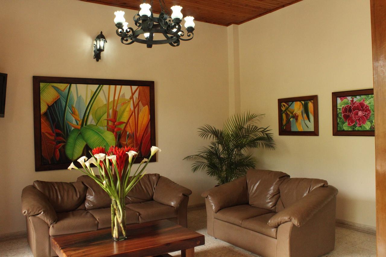 Hotel Valdivia Plaza คาร์ดิน ภายนอก รูปภาพ