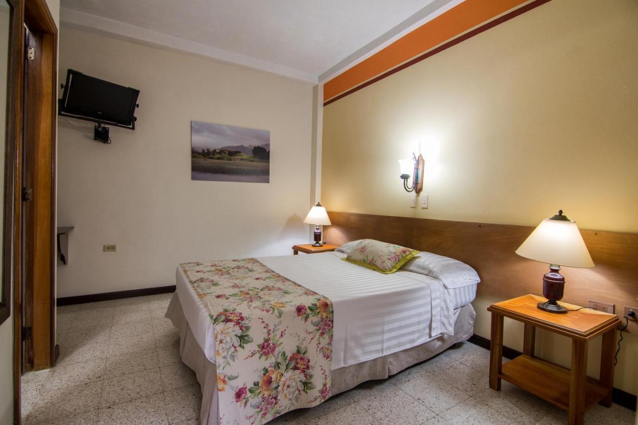 Hotel Valdivia Plaza คาร์ดิน ภายนอก รูปภาพ
