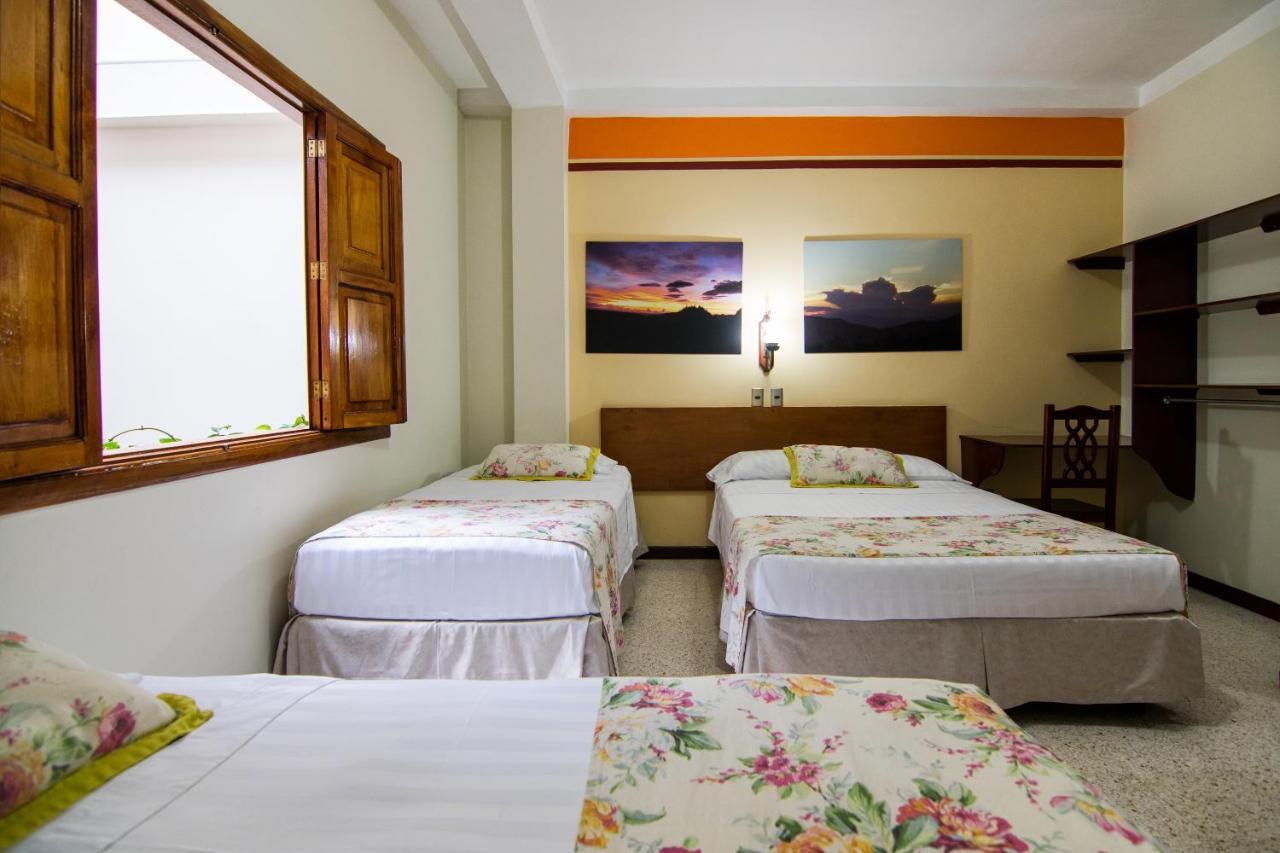 Hotel Valdivia Plaza คาร์ดิน ภายนอก รูปภาพ