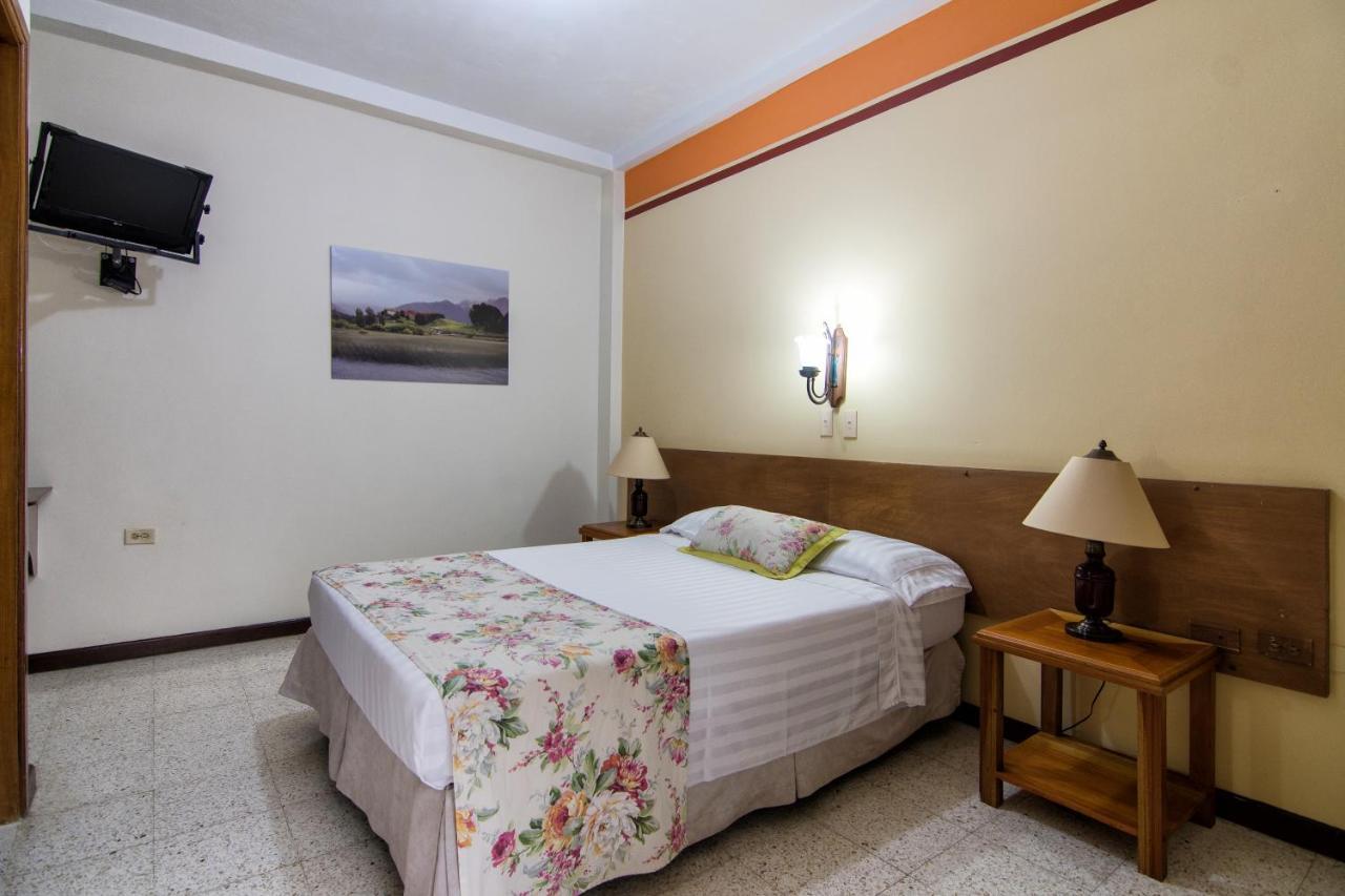 Hotel Valdivia Plaza คาร์ดิน ภายนอก รูปภาพ