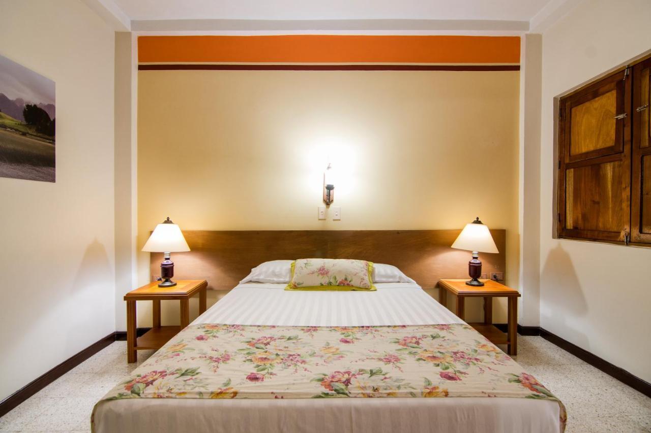 Hotel Valdivia Plaza คาร์ดิน ภายนอก รูปภาพ