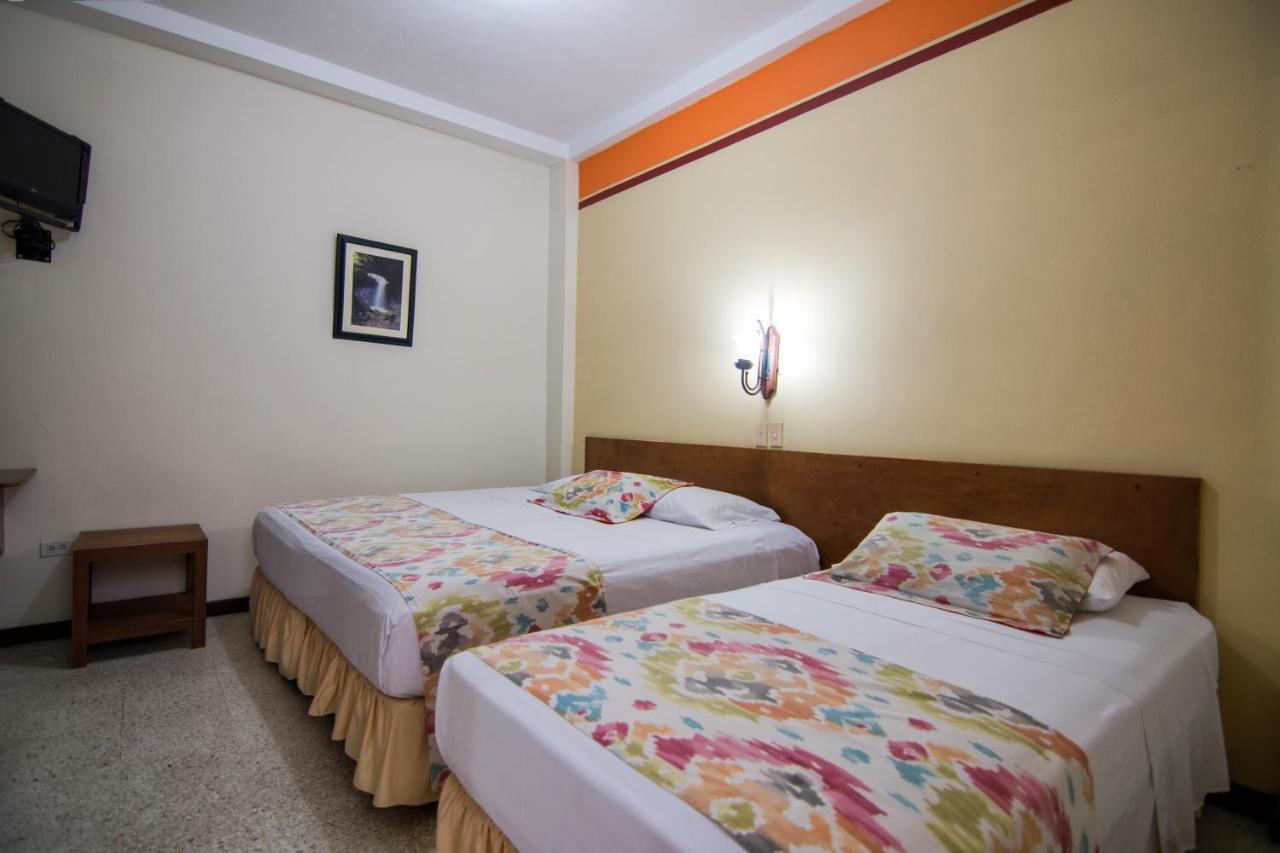 Hotel Valdivia Plaza คาร์ดิน ภายนอก รูปภาพ