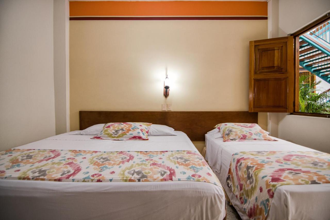 Hotel Valdivia Plaza คาร์ดิน ภายนอก รูปภาพ